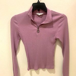 Aeropostale Size Small long sleeve mauve purple top!